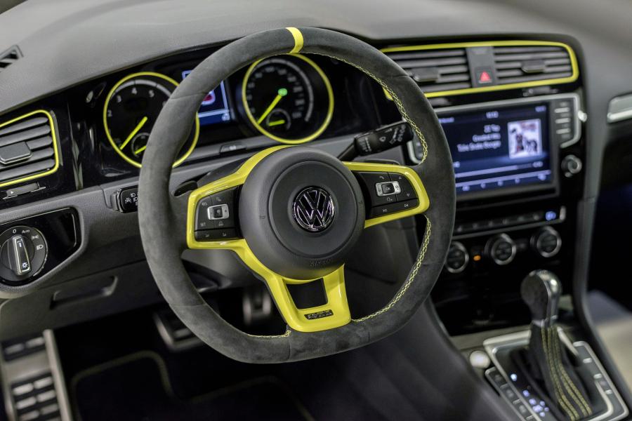  Volkswagen Golf GTi Dark Shine 2015 года  (фото 22 из 24)